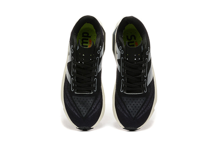 New Balance Elite v4 Shoes