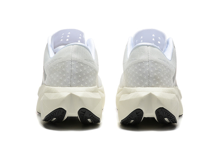 New Balance Elite v4 Shoes